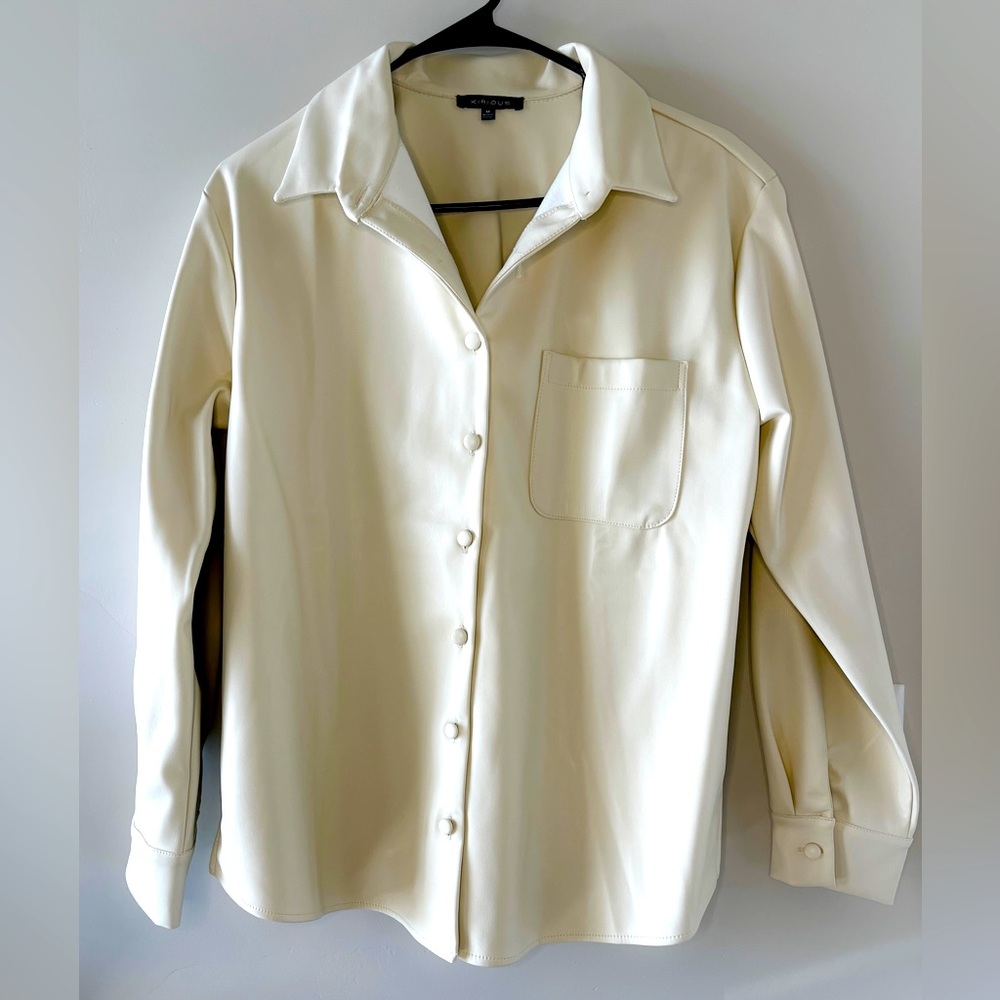 Kirious Shirt Faux Leather Collared Buttons Pockets Long Sleeve Size M